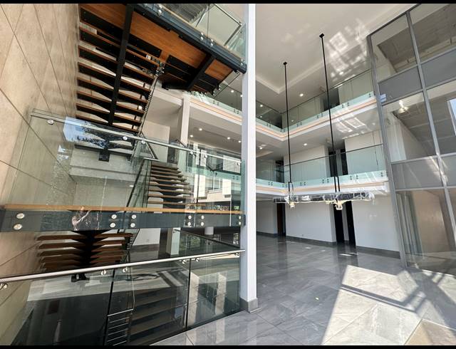 125M² OFFICE TO LET IN MELROSE ESTATE